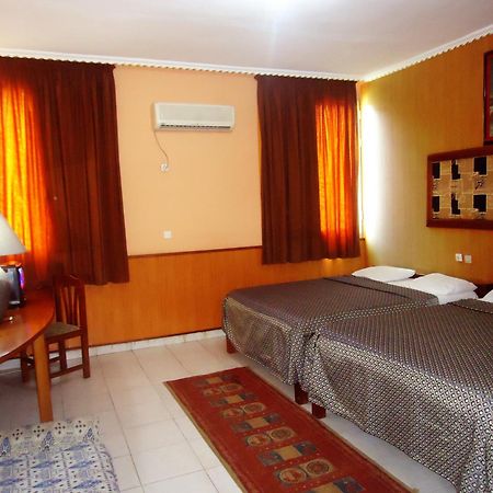 Hotel Saffana Douala Exterior foto
