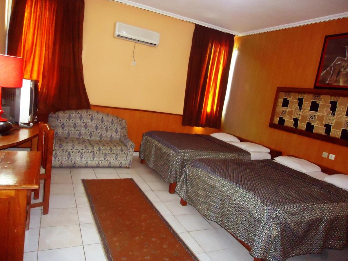 Hotel Saffana Douala Exterior foto