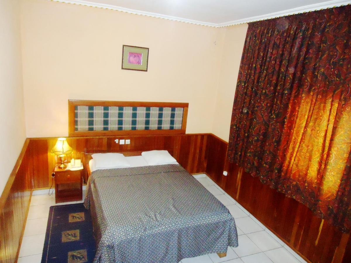 Hotel Saffana Douala Exterior foto